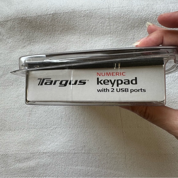 Targus numeric keypad with two USB ports - Picture 5 of 6